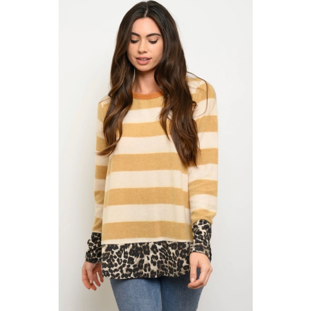 Soft Women’s Long Sleeve Contrast Top.